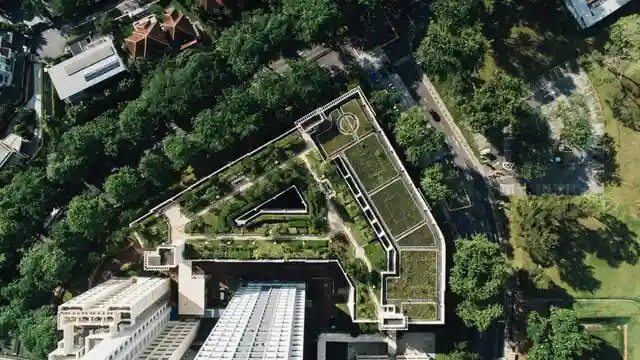 تبدیل پشت بام به حیاط